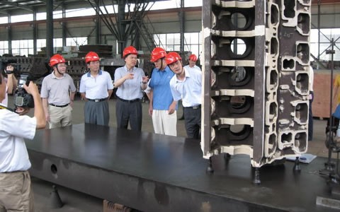 浙江省(sheng)常務副省(sheng)長陳敏爾(er)視察杭機(ji)鑄造