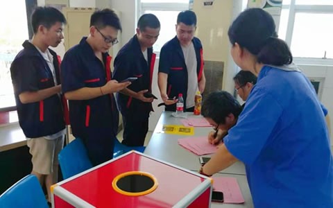 愛(ài)心點燃希望(wang)  真情傳遞溫(wēn)暖